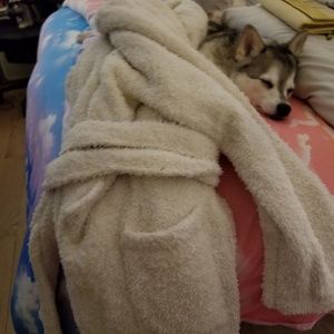 Barefoot dreams cozychic robe